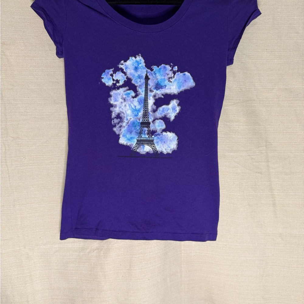 Purple woman's T-Shirt with Eiffel Tower Design